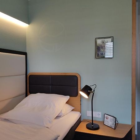 Hotel Am Leinritt Kahl am Main Buitenkant foto